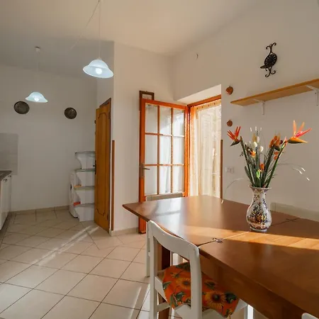 Casa Barbarossa 12 - Goelba Semesterbostad *