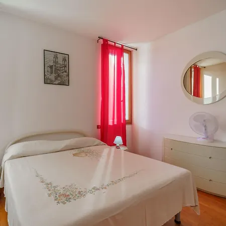 Casa Barbarossa 12 - Goelba Semesterbostad *